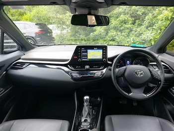 Used Toyota C-HR 2021 for sale - 78884920: Photo