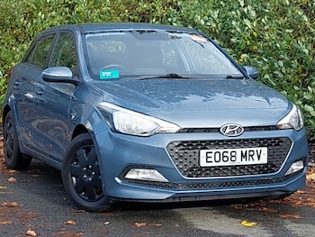 Used Hyundai i20 2018 for sale - 76560402: Photo