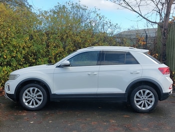Used Volkswagen T-Roc 2023 for sale - 77410011: Photo
