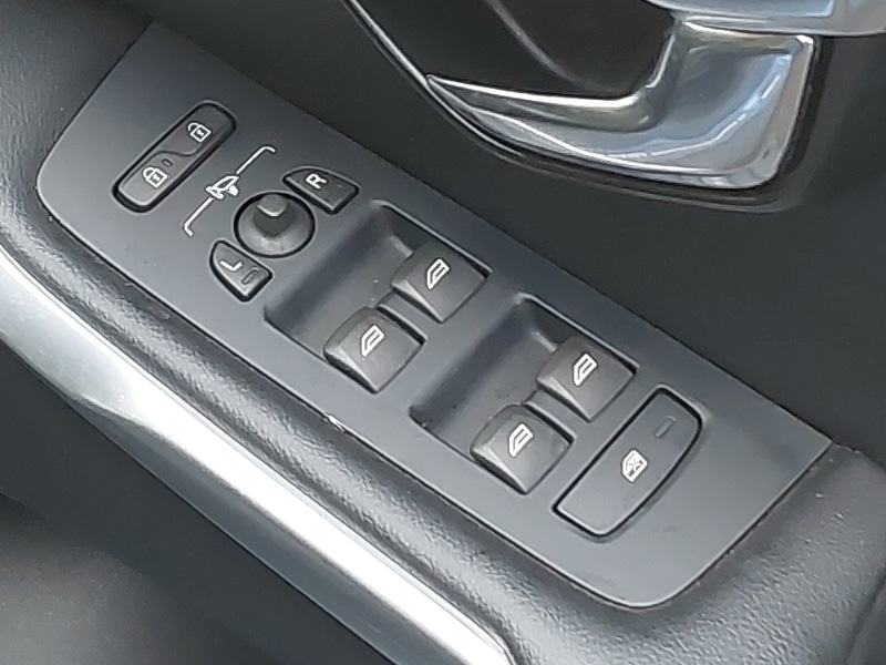 Used Volvo V40 2016 for sale - 77660891: Photo 13