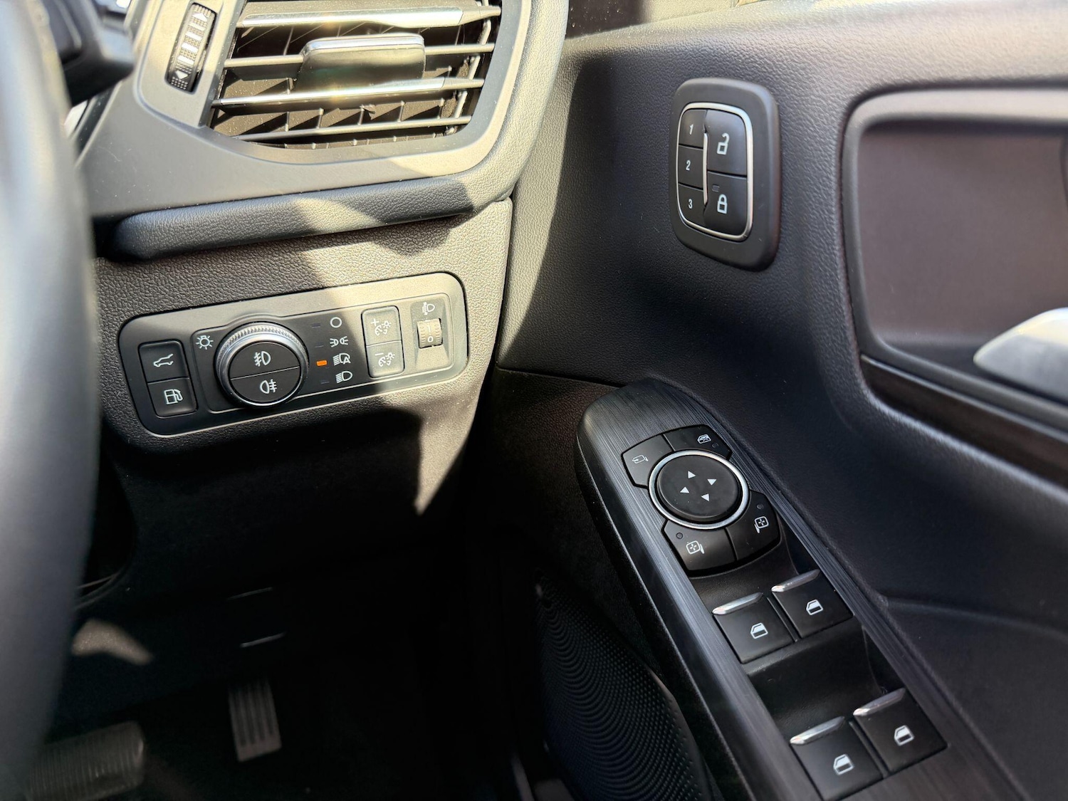 Used Ford Kuga 2022 for sale - 77838670: Photo 19