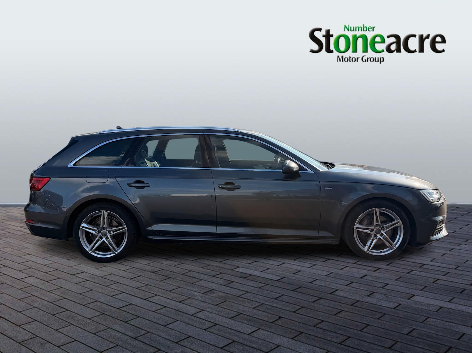 Used Audi A4 2016 for sale - 78086021: Photo 2