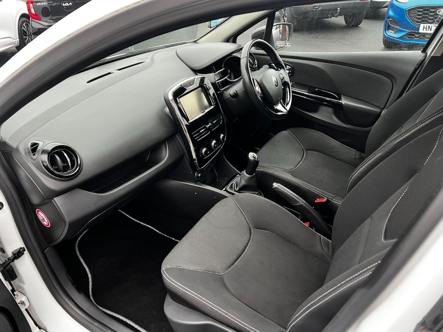 Used Renault Clio for sale - 77344673: Photo 16