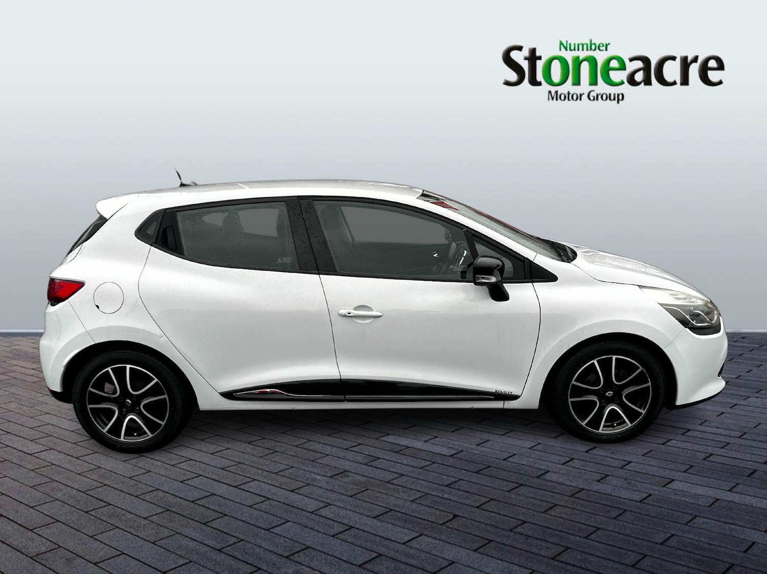 Used Renault Clio for sale - 77344673: Photo 2