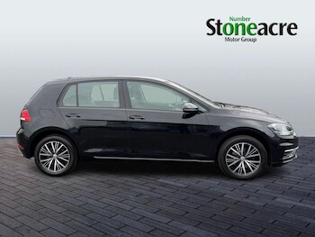 Used Volkswagen Golf 2017 for sale - 77925744: Photo