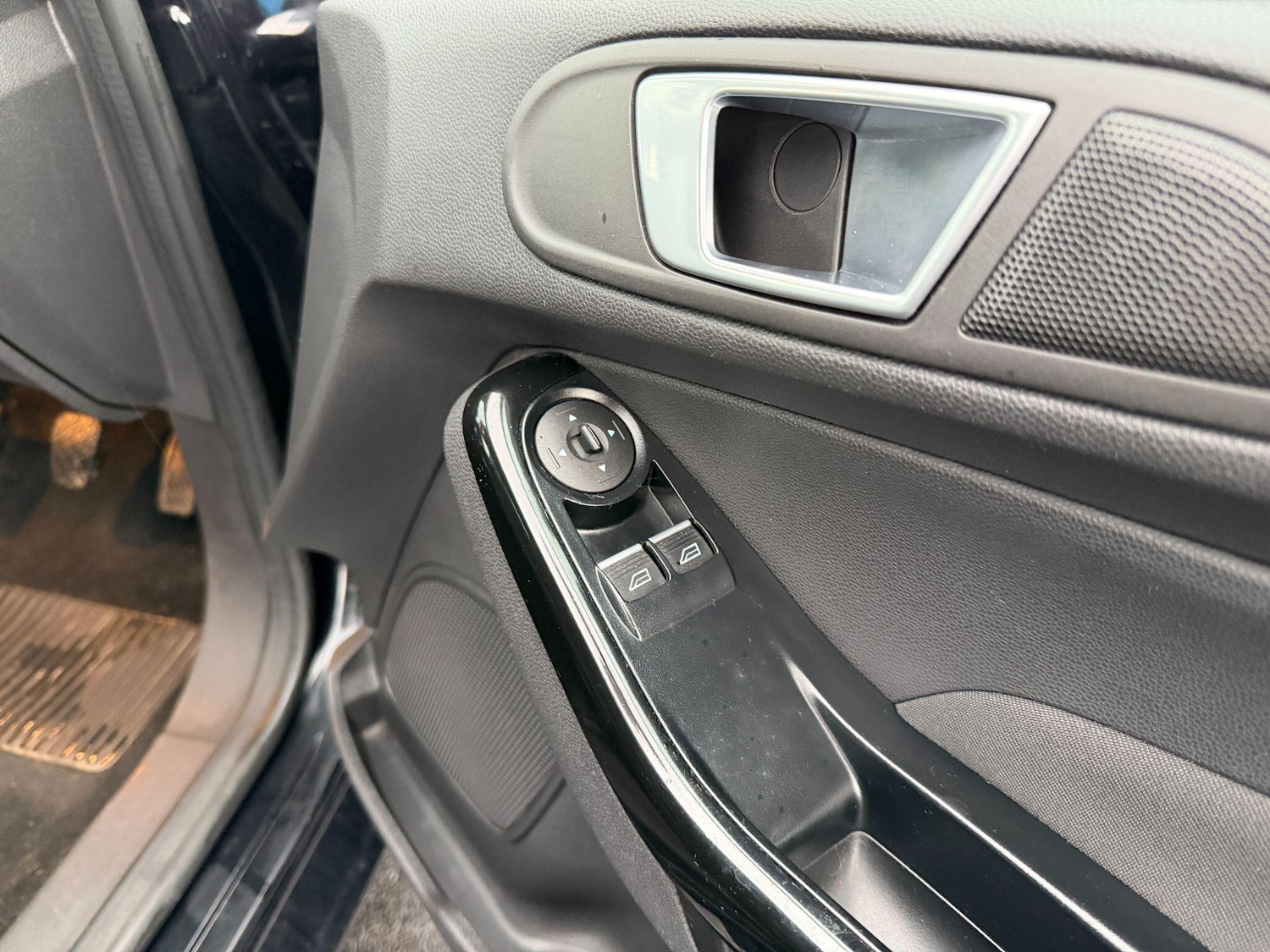 Used Ford Fiesta 2015 for sale - 77155564: Photo 16