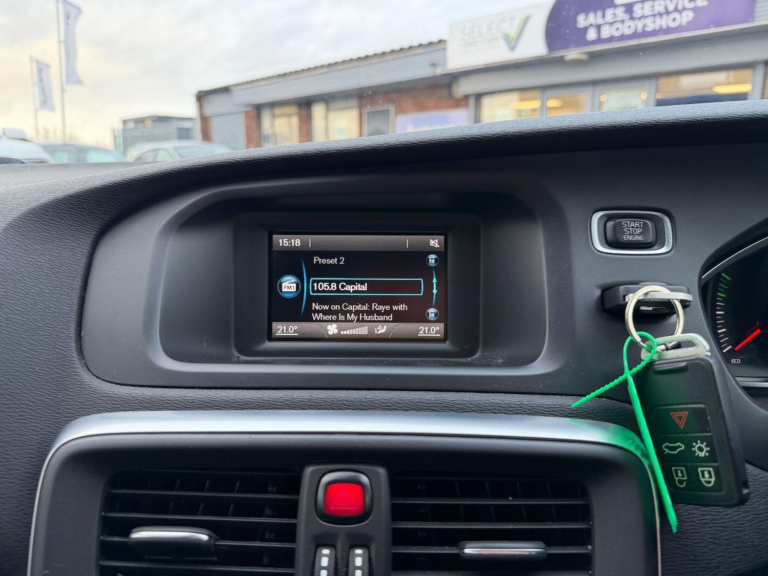 Used Volvo V40 Cross Country 2016 for sale - 76976497: Photo 15