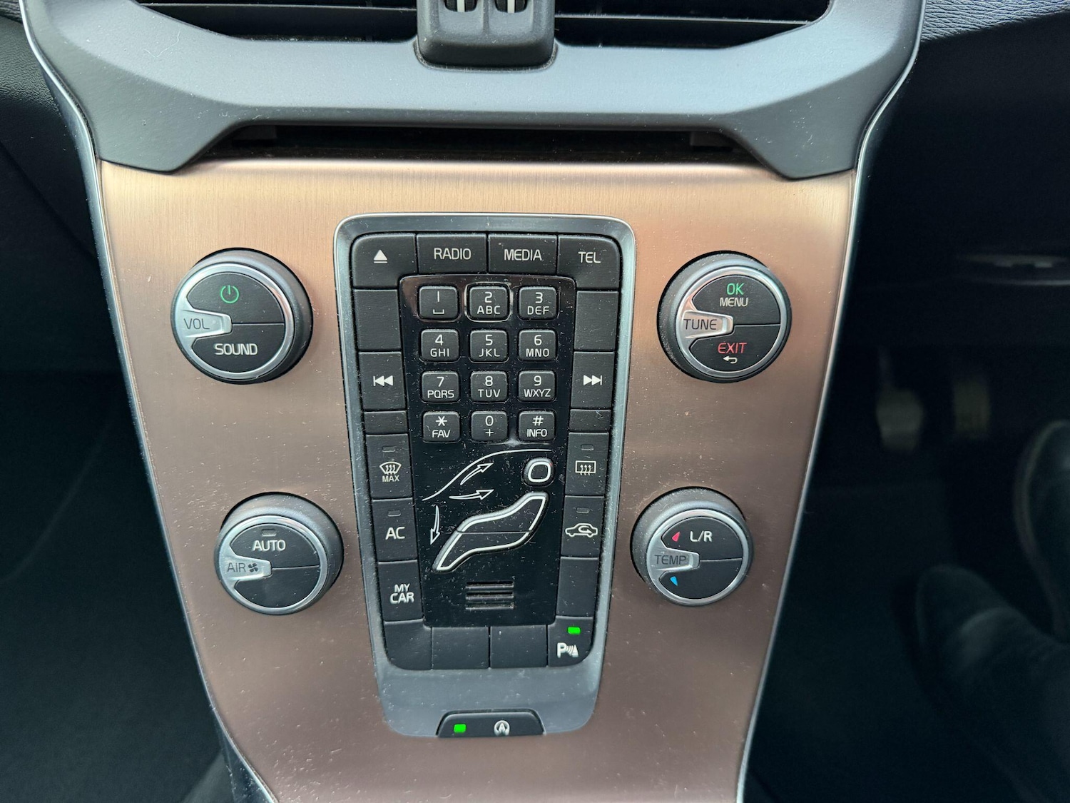 Used Volvo V40 Cross Country 2016 for sale - 76976497: Photo 16