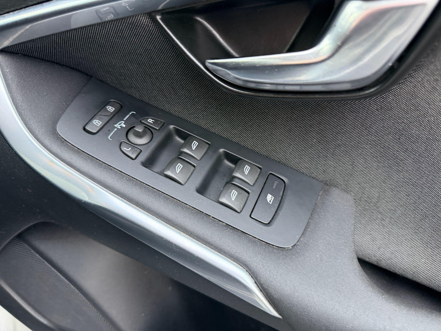 Used Volvo V40 Cross Country 2016 for sale - 76976497: Photo 19