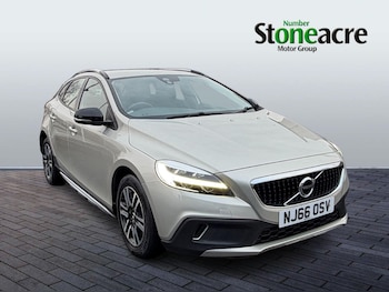Used Volvo V40 2016 for sale - 76976497: Photo