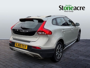 Used Volvo V40 2016 for sale - 76976497: Photo