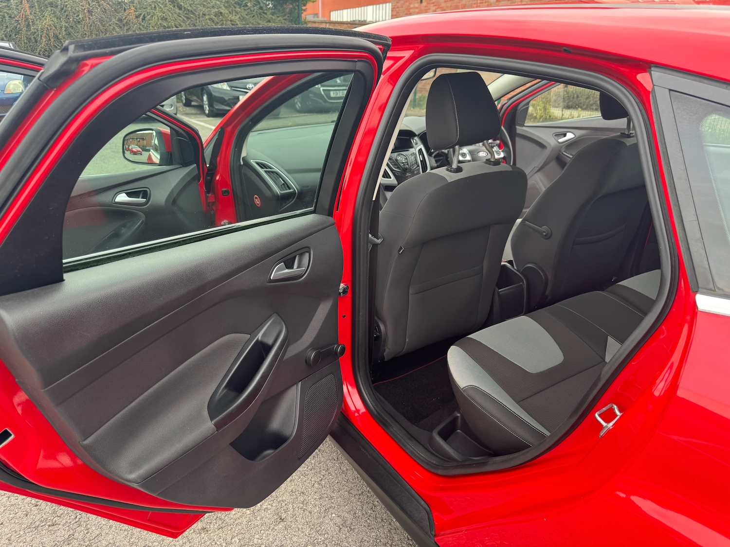 Used Ford Focus 2012 for sale - 76416535: Photo 16