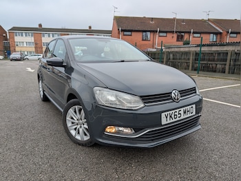 Used Volkswagen Polo 2015 for sale - 77152727: Photo
