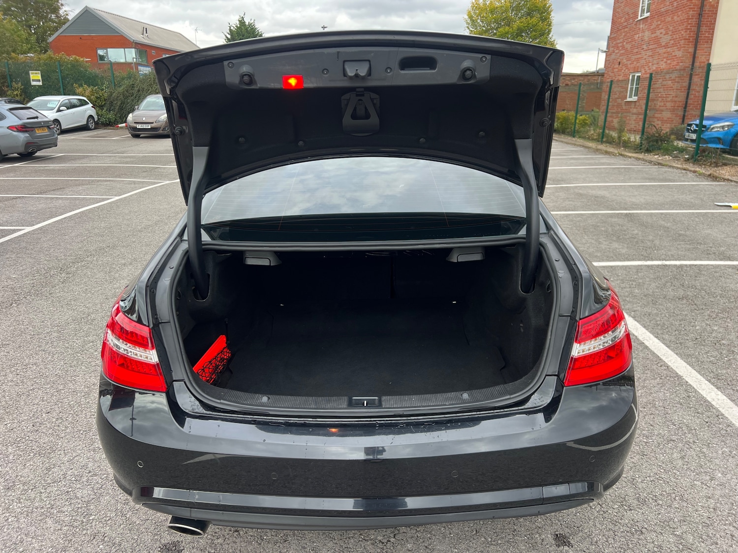 Used Mercedes-Benz E Class 2013 for sale - 76416536: Photo 8