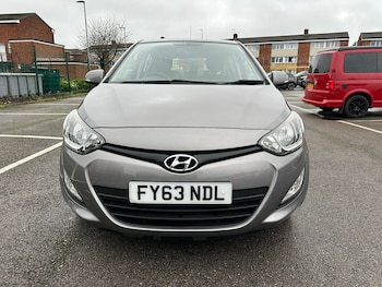 Used Hyundai i20 2013 for sale - 76429525: Photo