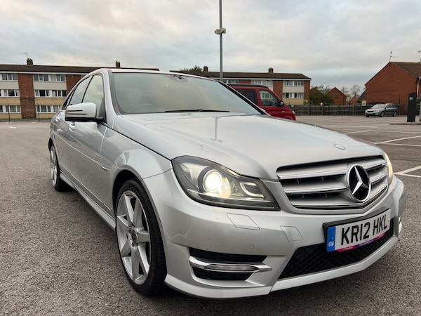 Used Mercedes-Benz C-Class 2012 for sale - 75639193: Photo 2