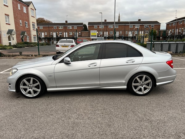Used Mercedes-Benz C-Class 2012 for sale - 75639193: Photo 5