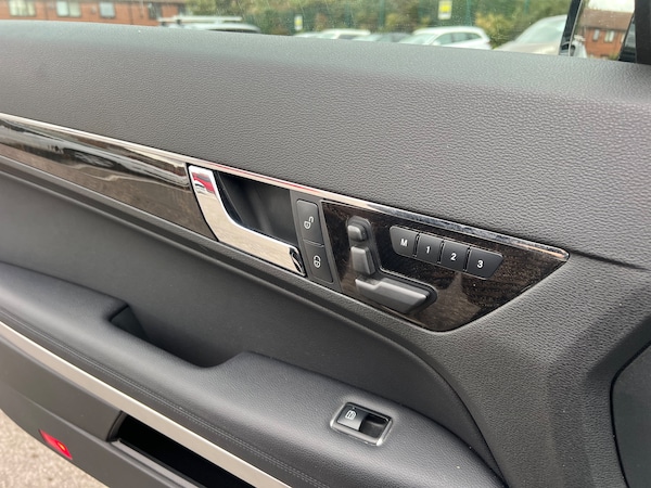 Used Mercedes-Benz E-Class 2011 for sale - 76171035: Photo 24