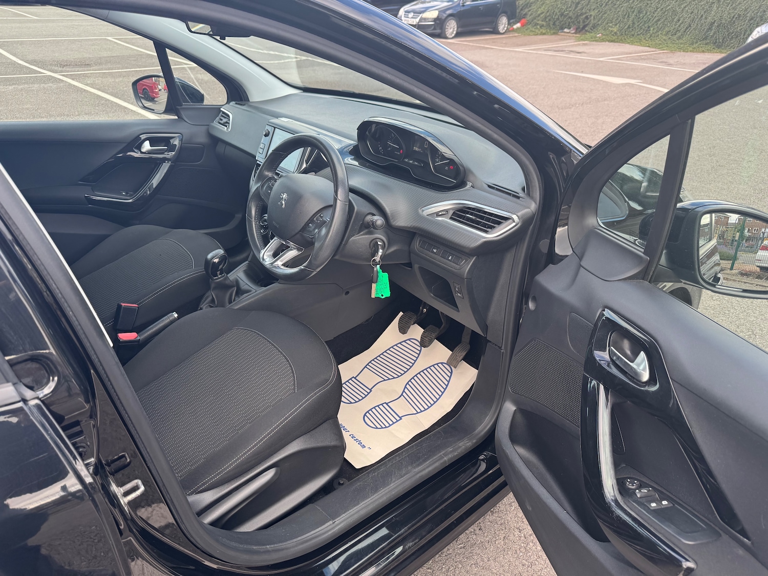 Used Peugeot 208 2017 for sale - 76416555: Photo 12