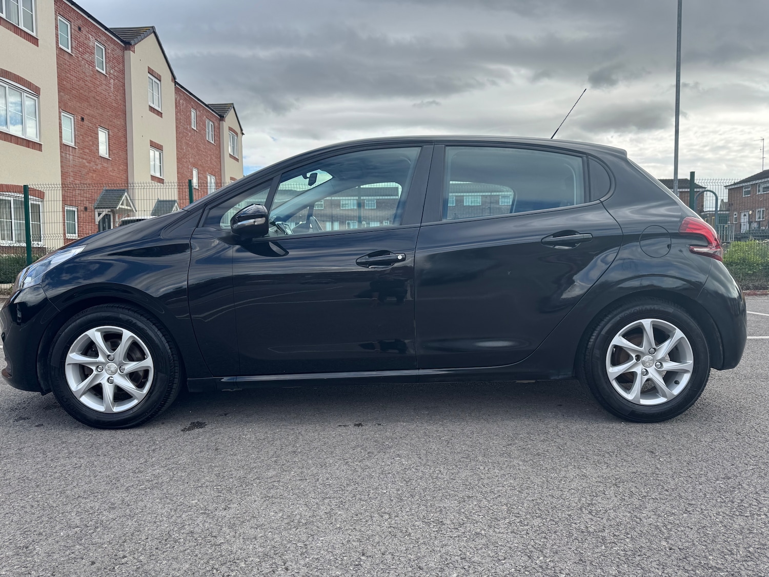 Used Peugeot 208 2017 for sale - 76416555: Photo 5