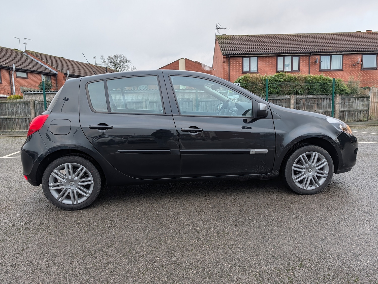 Used Renault Clio 2012 for sale - 77620395: Photo 11