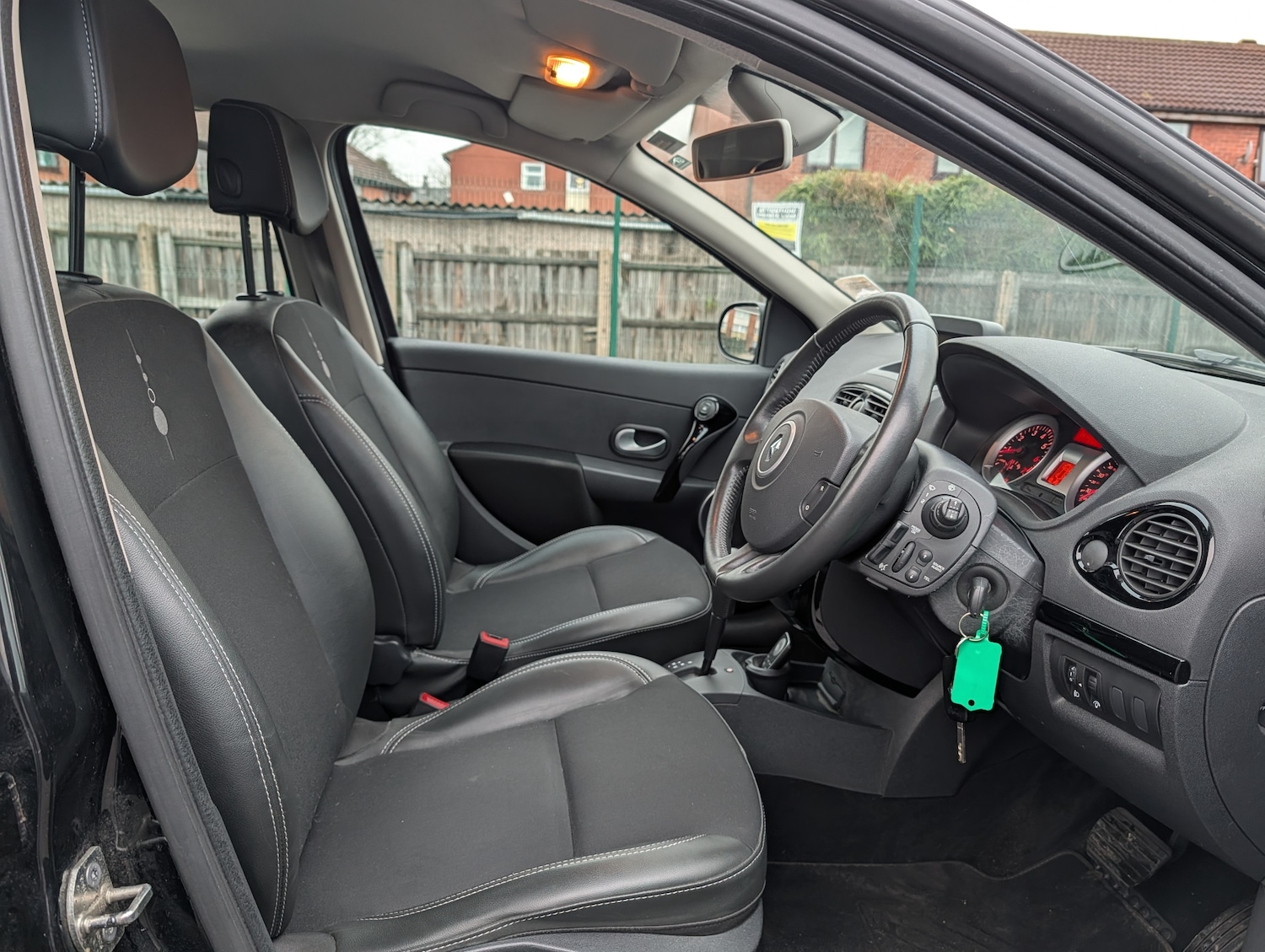 Used Renault Clio 2012 for sale - 77620395: Photo 12