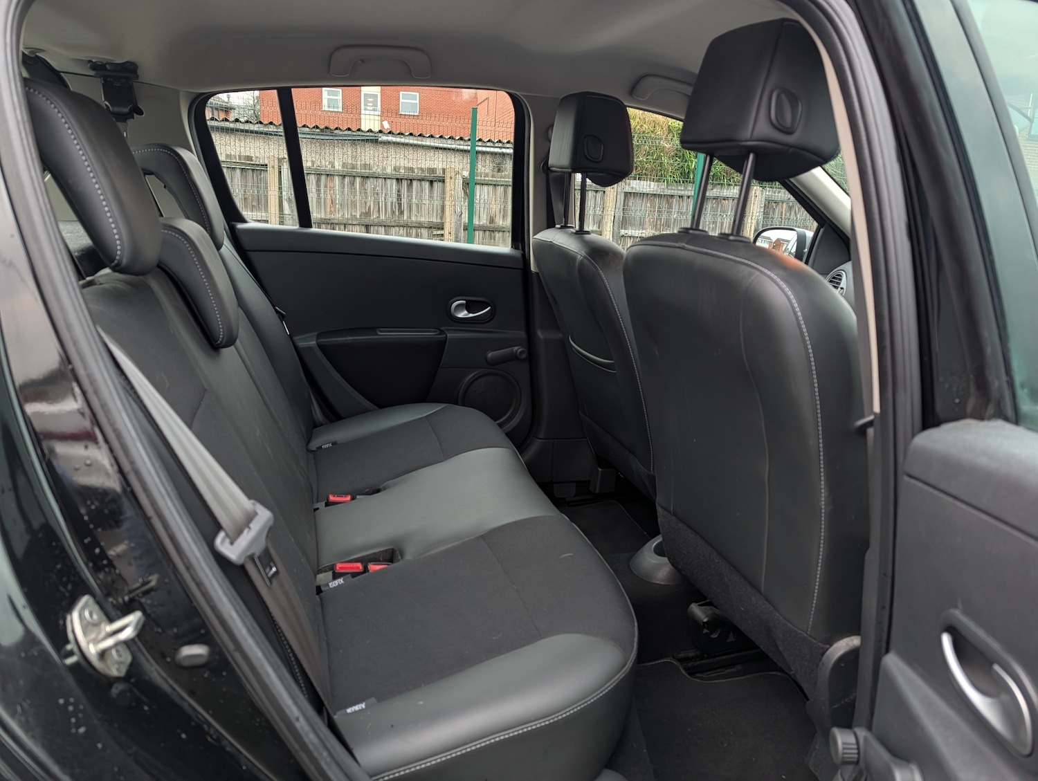 Used Renault Clio 2012 for sale - 77620395: Photo 19