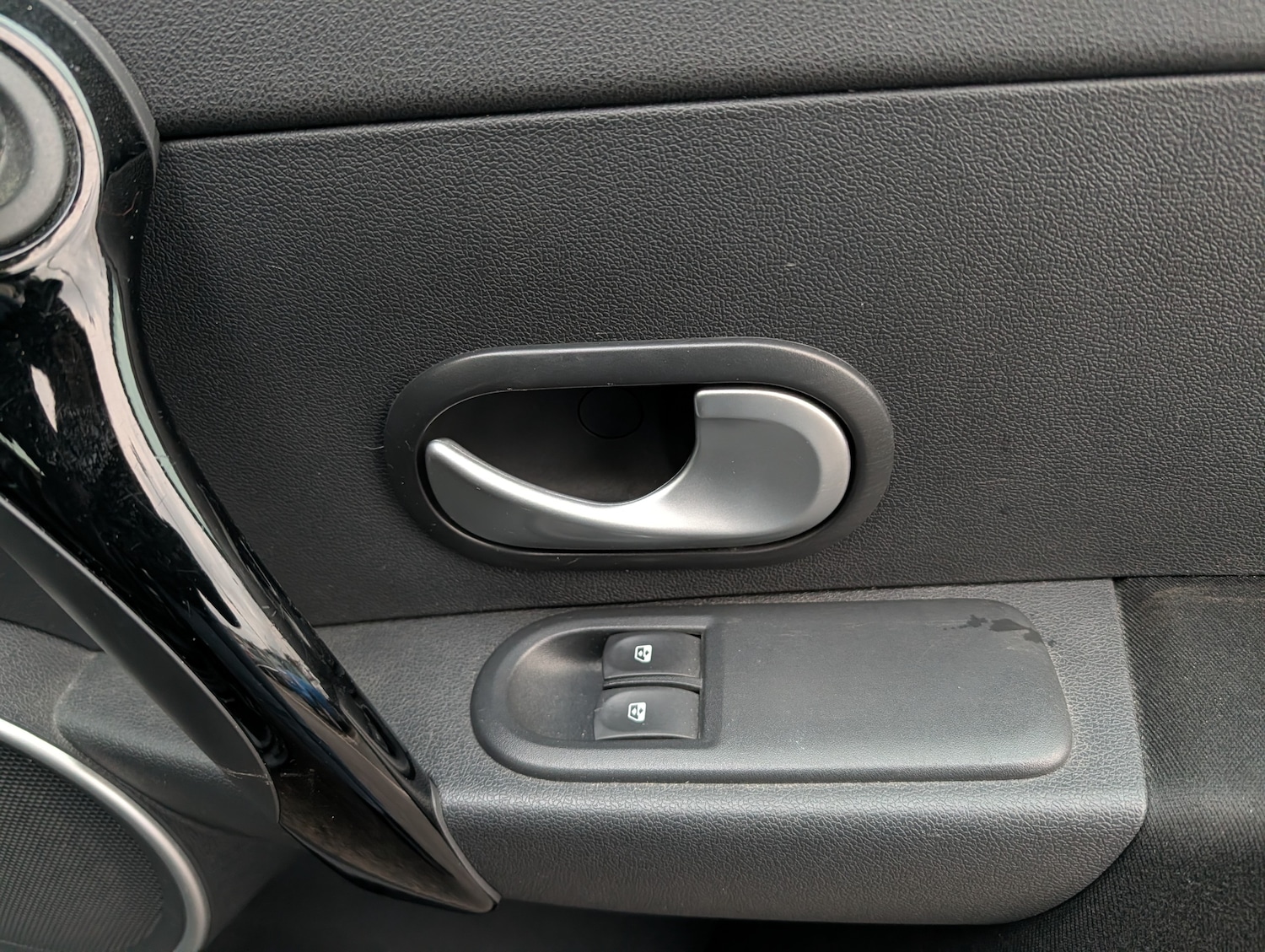 Used Renault Clio 2012 for sale - 77620395: Photo 21