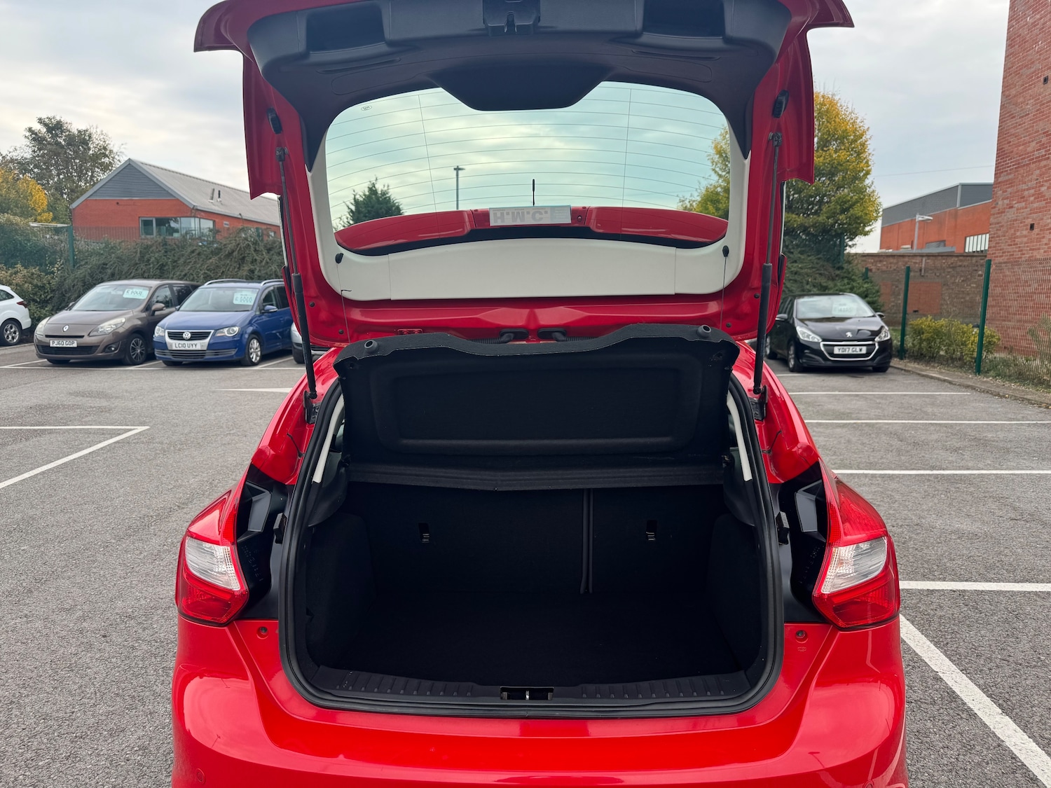 Used Ford Focus 2012 for sale - 76305295: Photo 8