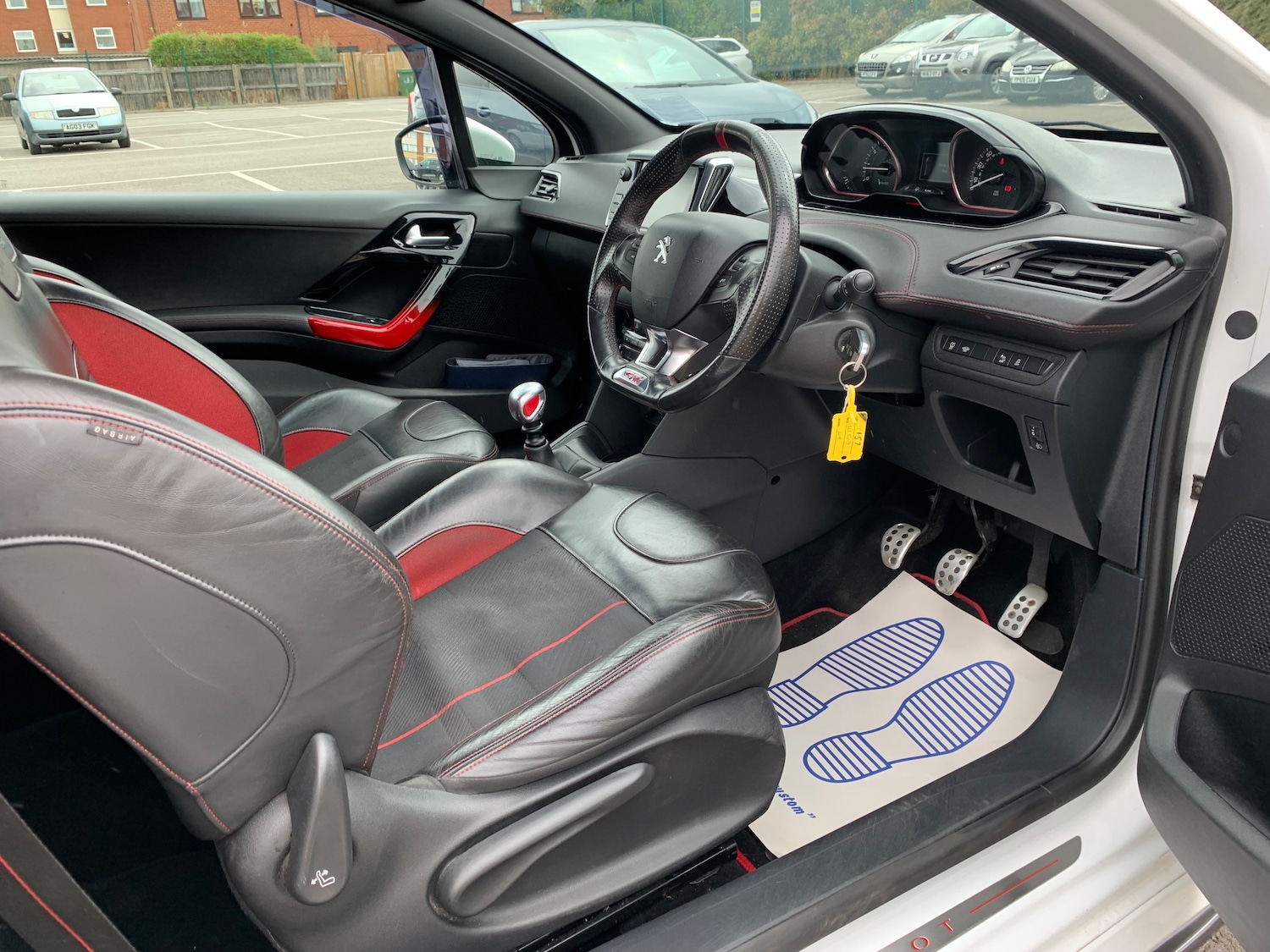 Used Peugeot 208 2015 for sale - 76416566: Photo 10