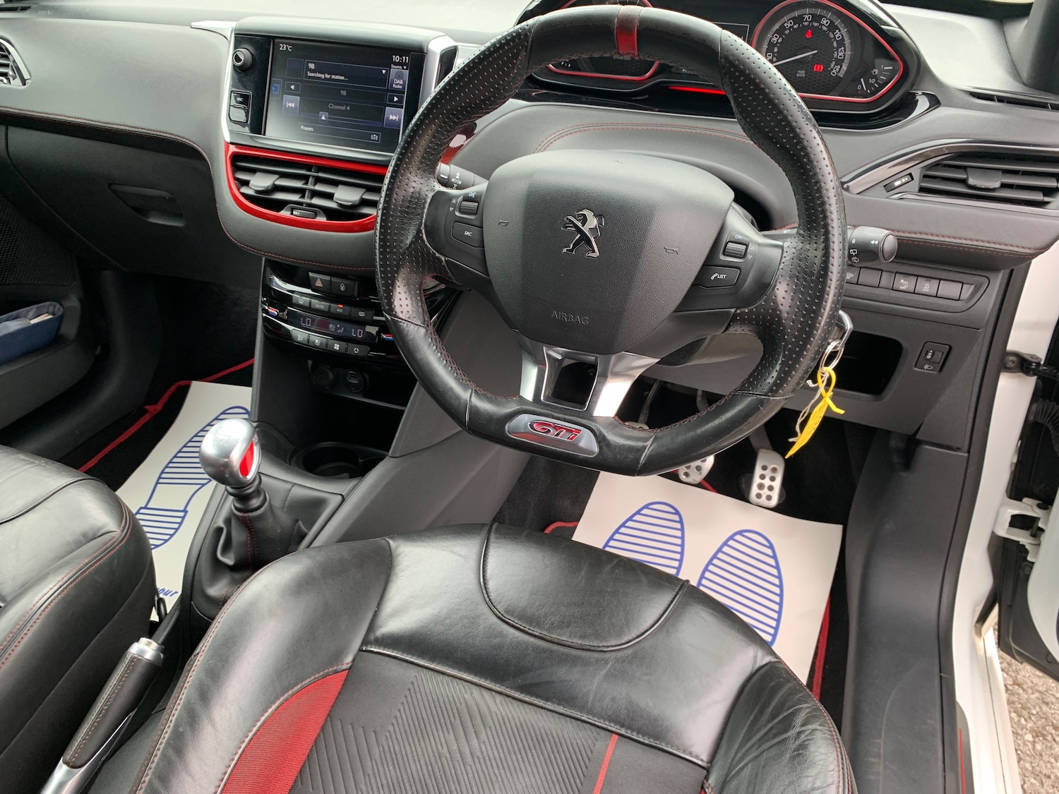 Used Peugeot 208 2015 for sale - 76416566: Photo 12