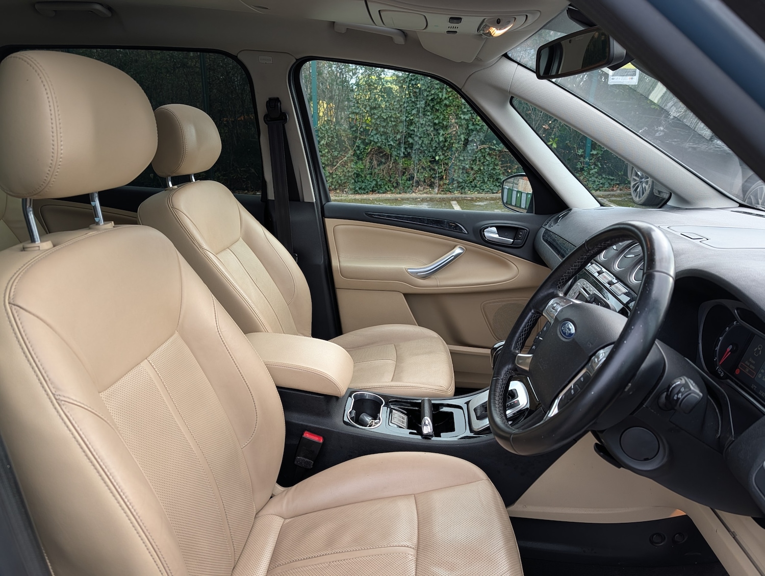 Used Ford Galaxy 2010 for sale - 76641601: Photo 12