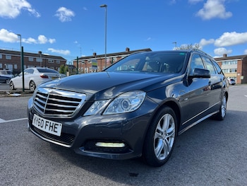 Used Mercedes-Benz E-Class 2010 for sale - 75995591: Photo