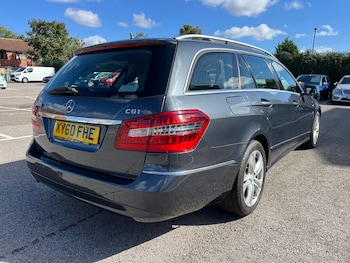 Used Mercedes-Benz E-Class 2010 for sale - 75995591: Photo