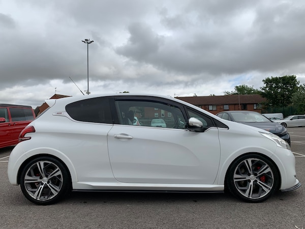 Used Peugeot 208 2015 for sale - 75011391: Photo 9