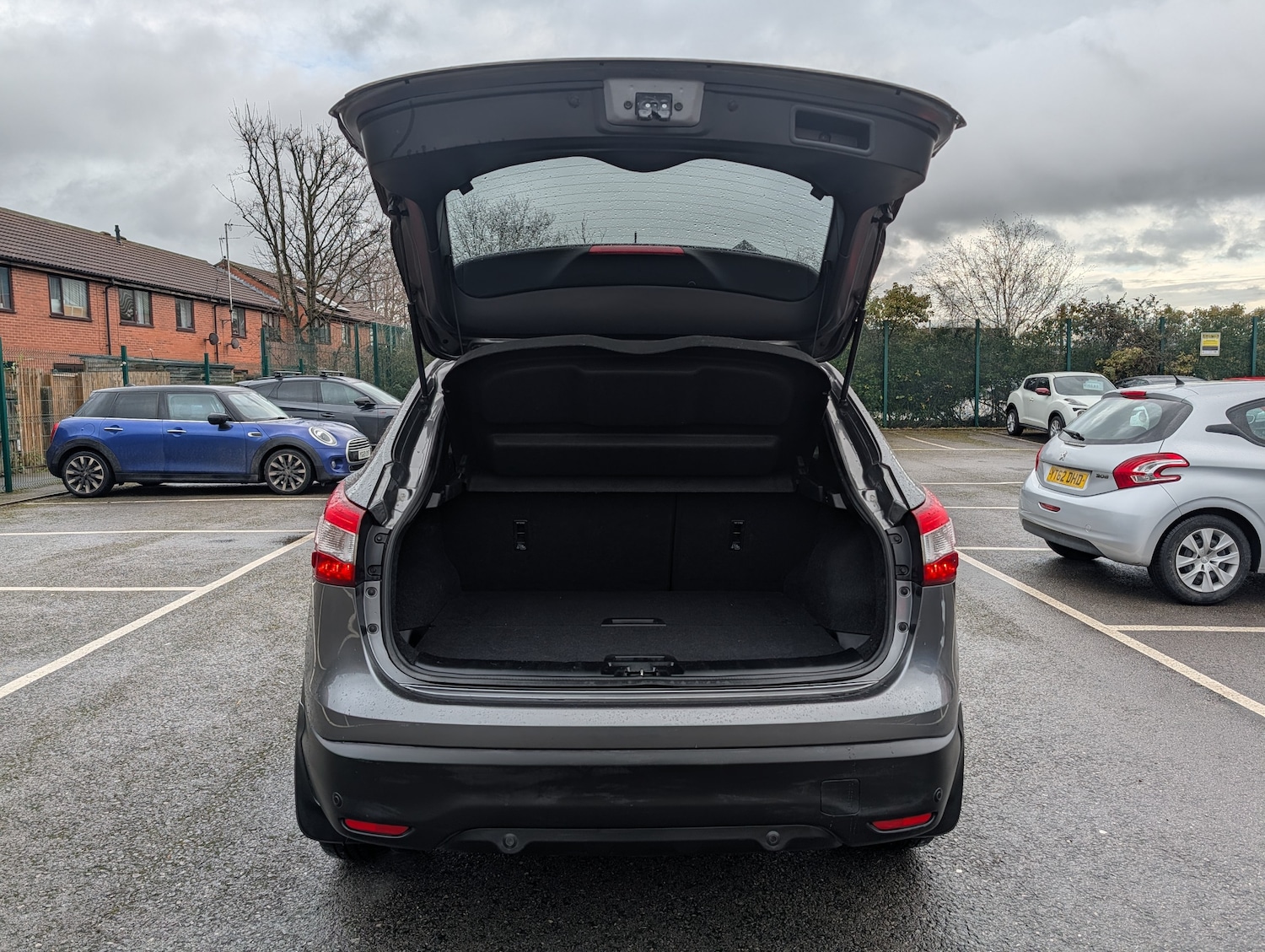 Used Nissan Qashqai 2016 for sale - 77620393: Photo 18