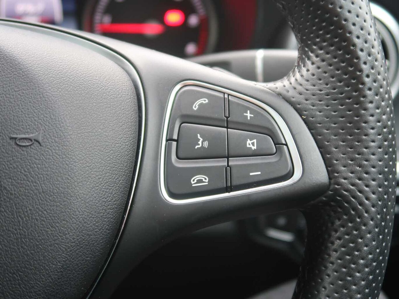 Used Mercedes-Benz GLC 2016 for sale - 76673442: Photo 9