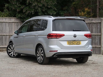 Used Volkswagen Touran 2022 for sale - 76674942: Photo