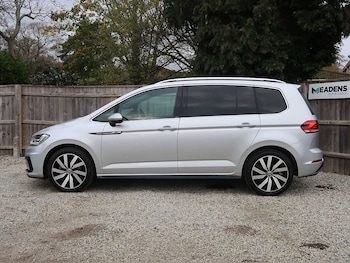 Used Volkswagen Touran 2022 for sale - 76674942: Photo