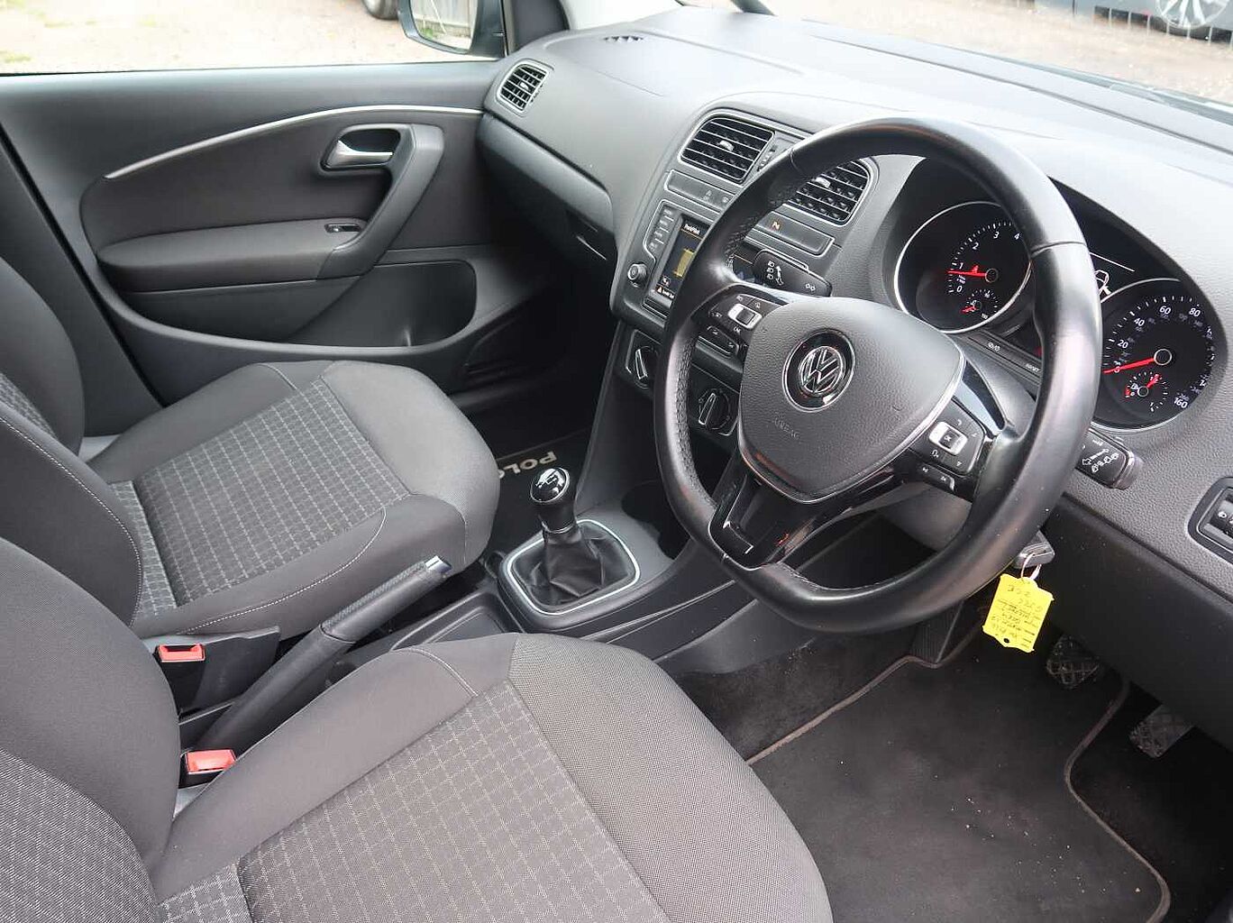 Used Volkswagen Polo 2016 for sale - 76705424: Photo 6
