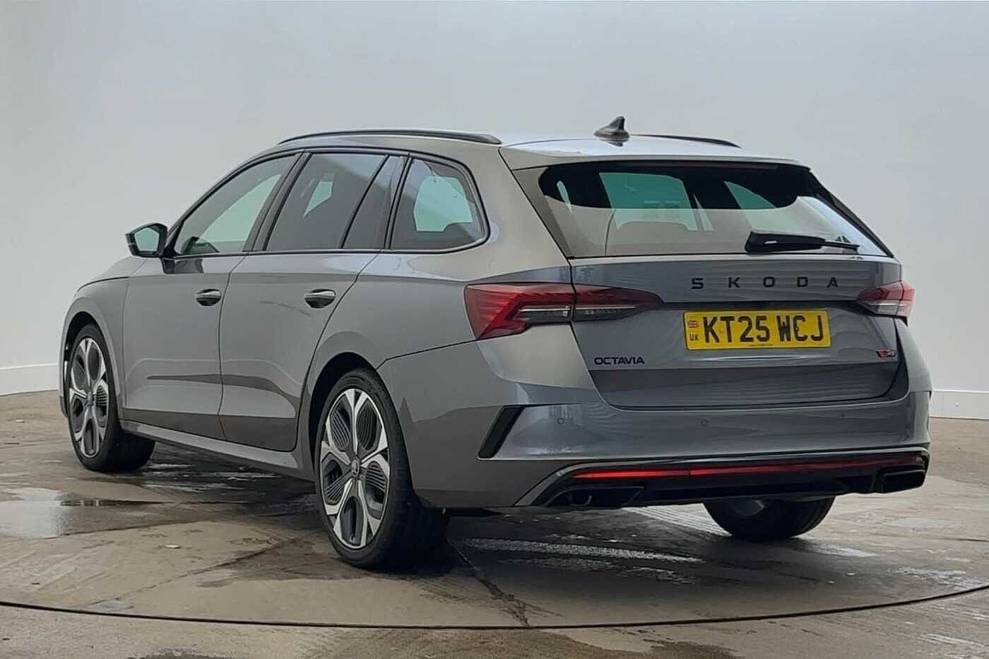 Used Skoda Octavia 2025 for sale - 76679390: Photo 3