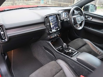 Used Volvo XC40 2018 for sale - 76673627: Photo