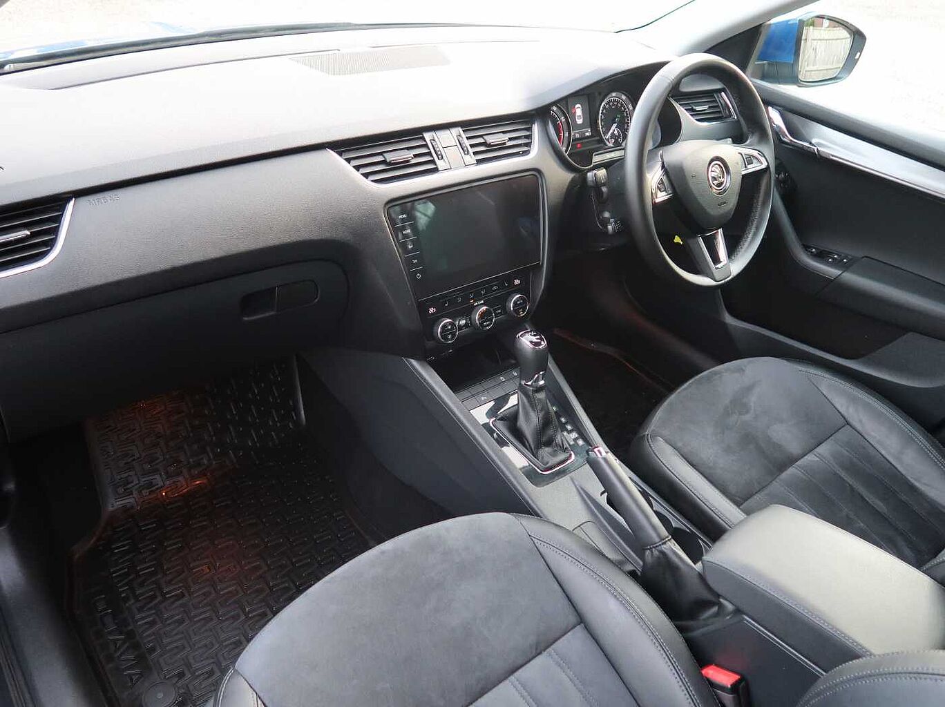 Used Skoda Octavia 2017 for sale - 76673354: Photo 2