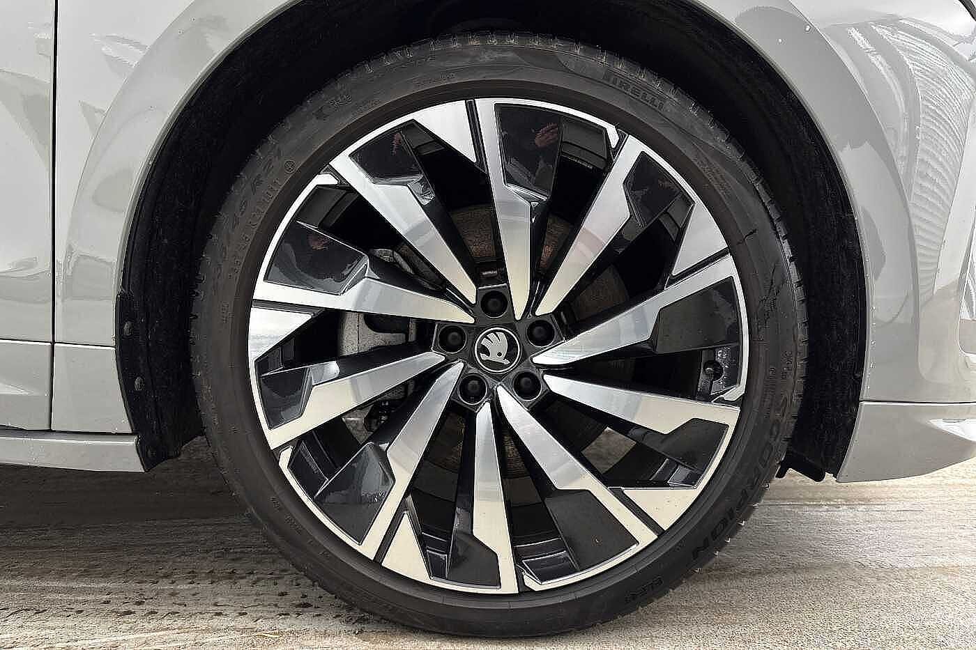 Used Skoda Enyaq 2025 for sale - 77842655: Photo 5