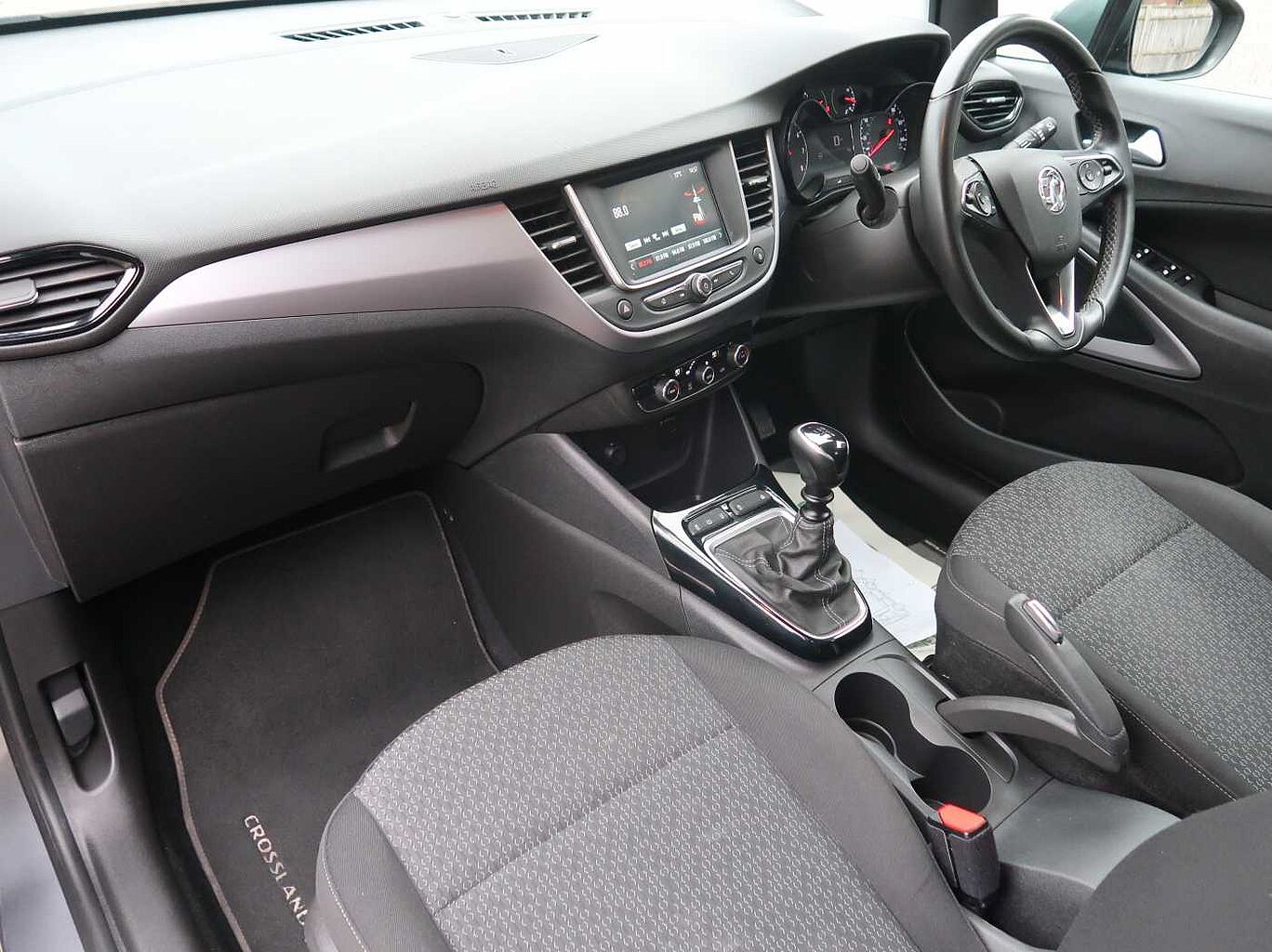 Used Vauxhall Crossland X 2018 for sale - 76673632: Photo 2