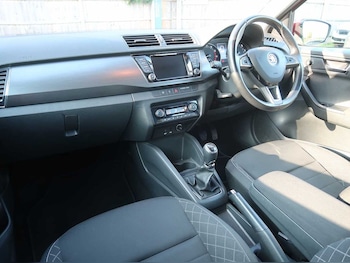 Used Skoda Fabia 2015 for sale - 76280409: Photo