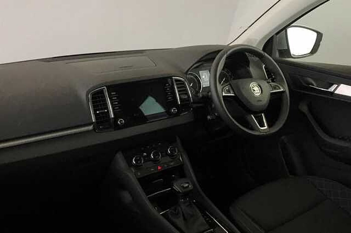 Used Skoda Karoq 2020 for sale - 77864405: Photo 2
