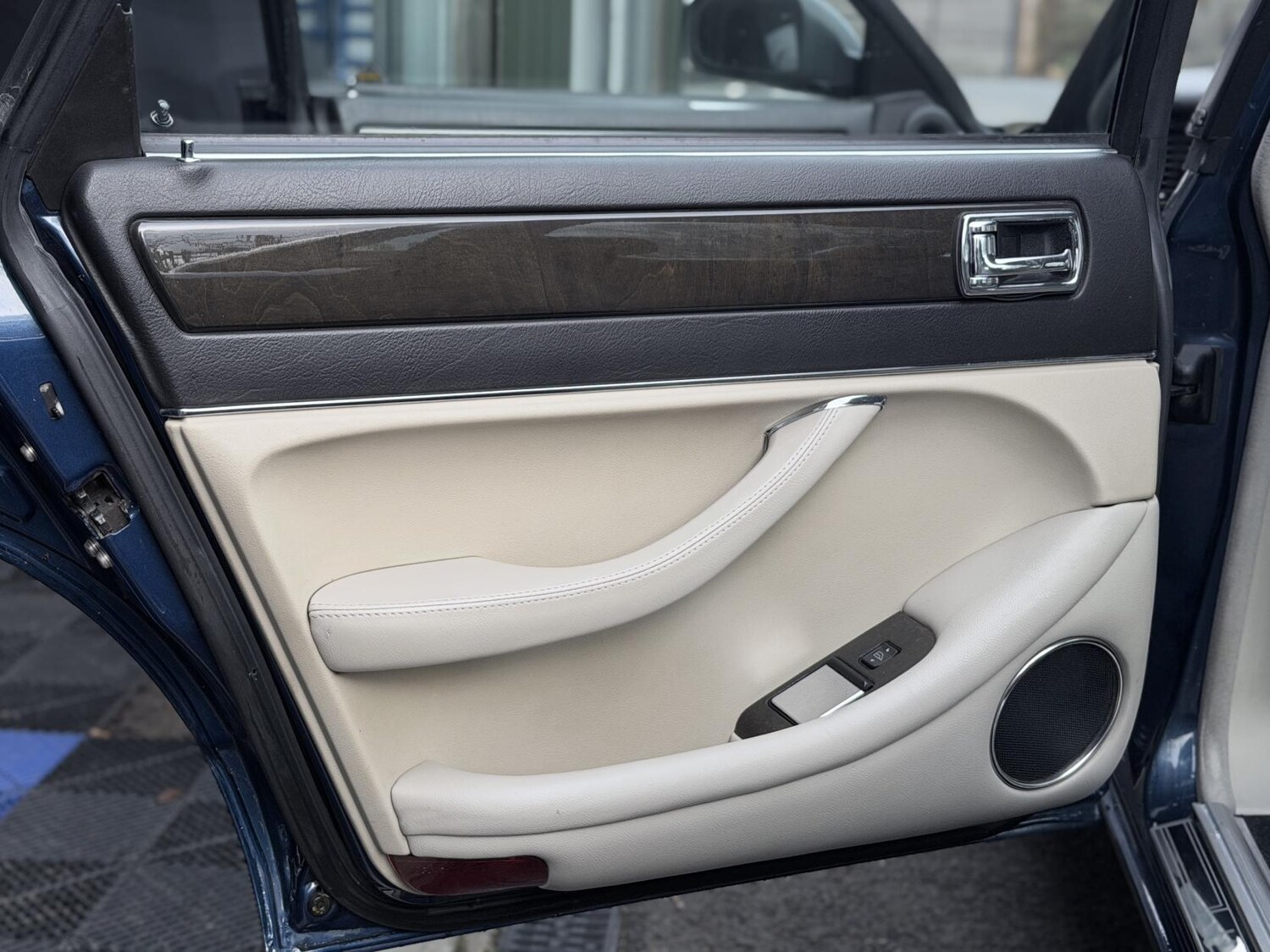 Used Jaguar XJR-S 1999 for sale - 77469452: Photo 46