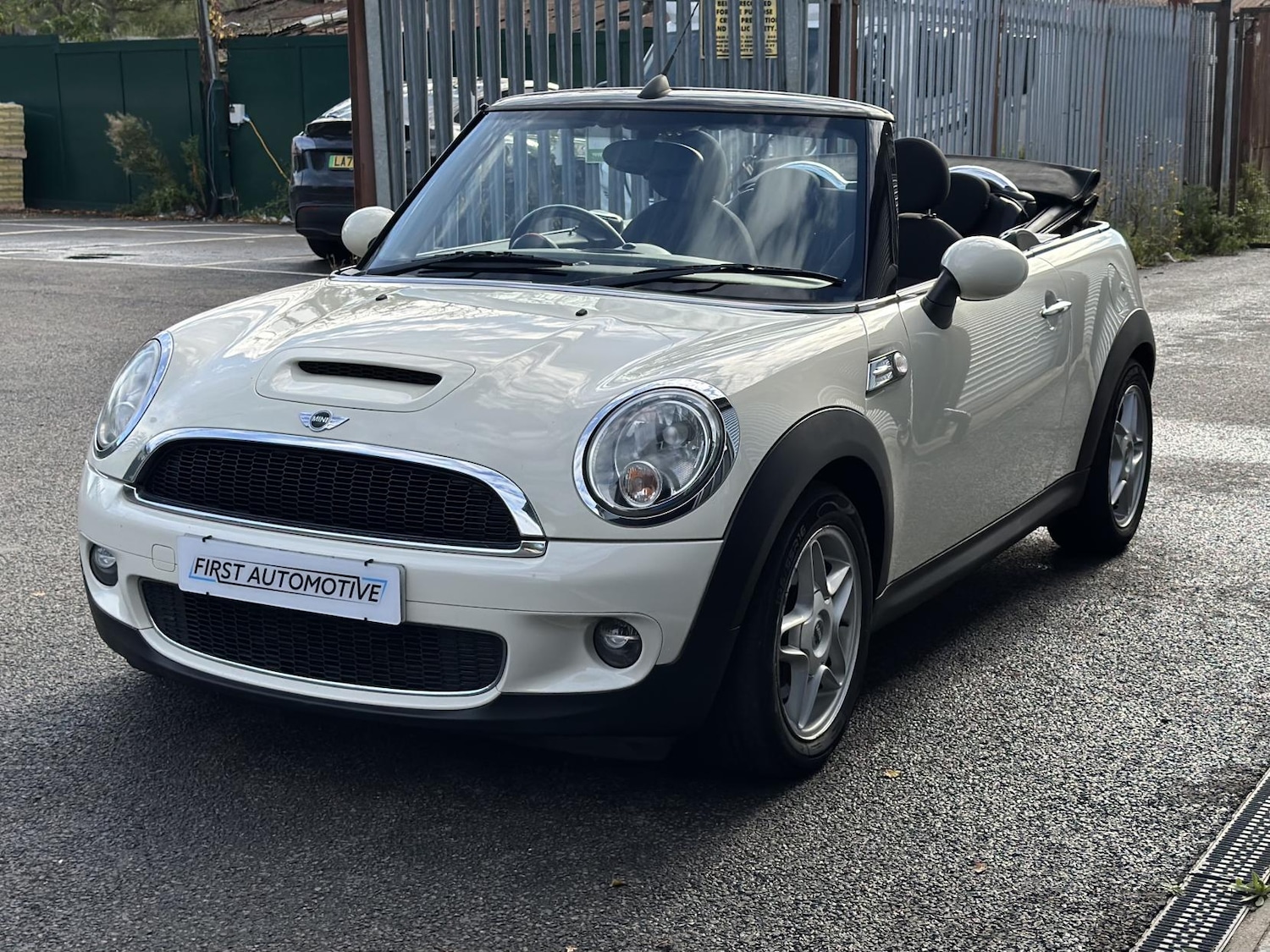 Used MINI Convertible 2009 for sale - 76196973: Photo 15
