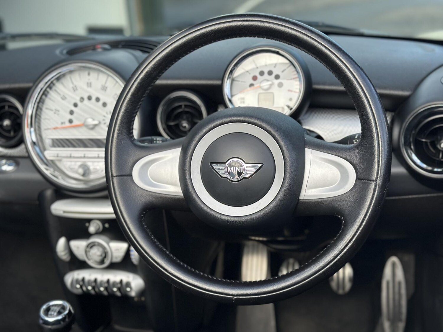 Used MINI Convertible 2009 for sale - 76196973: Photo 16